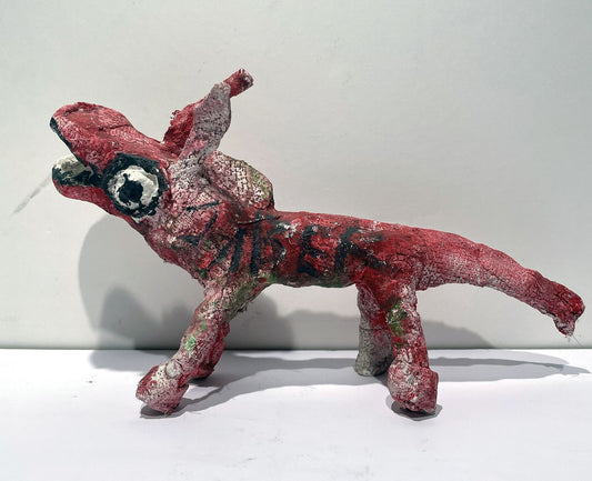 JABER El Mahjoub - Le petit dinosaure rouge - Sculpture Art Brut